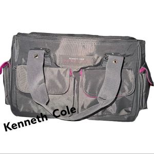 Kenneth Cole Reaction travel bag. Grey with pink